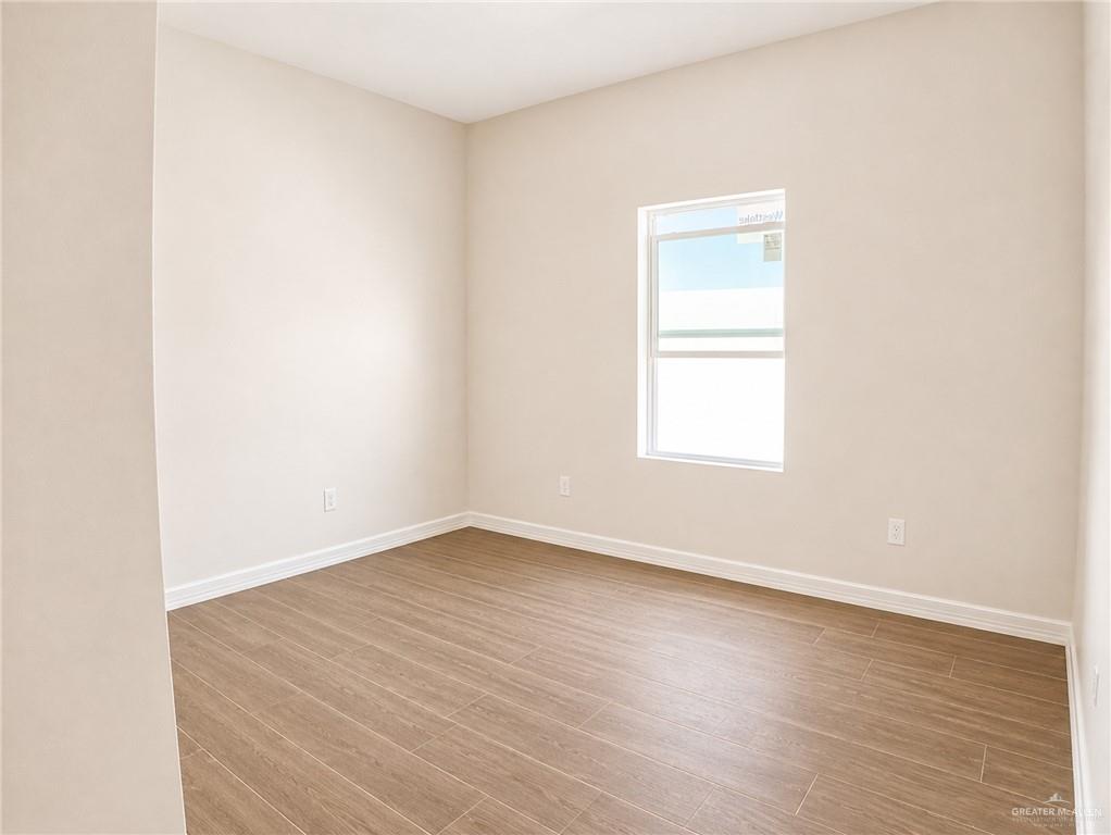 Photo 10 of 2322 Thornton Avenue