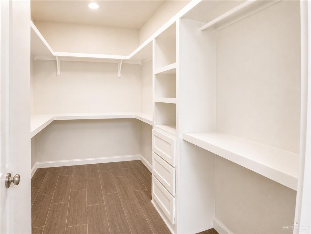 Photo 8 of 2322 Thornton Avenue