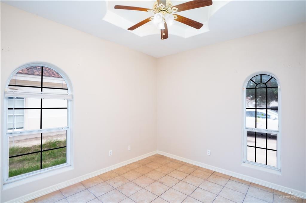 Photo 7 of 604 Buena Vista Drive #G