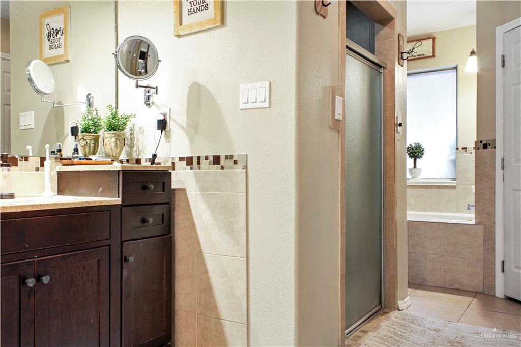 Photo 11 of 3213 Oriole Avenue