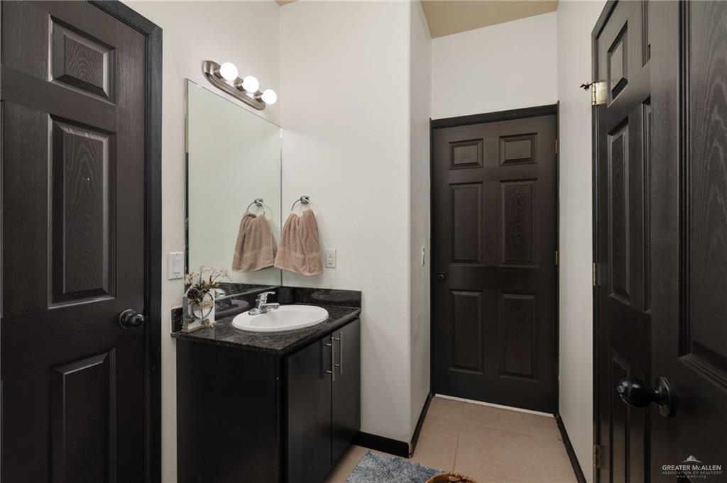 Photo 11 of 813 Travis Street #323