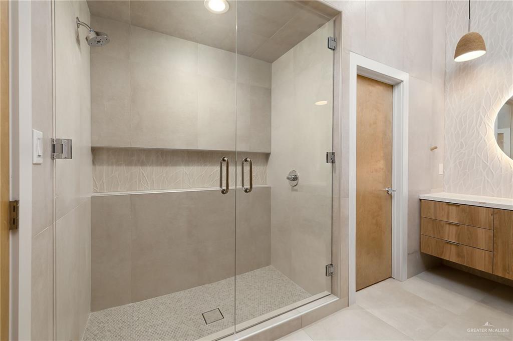 Photo 17 of 3717 Zenker Avenue