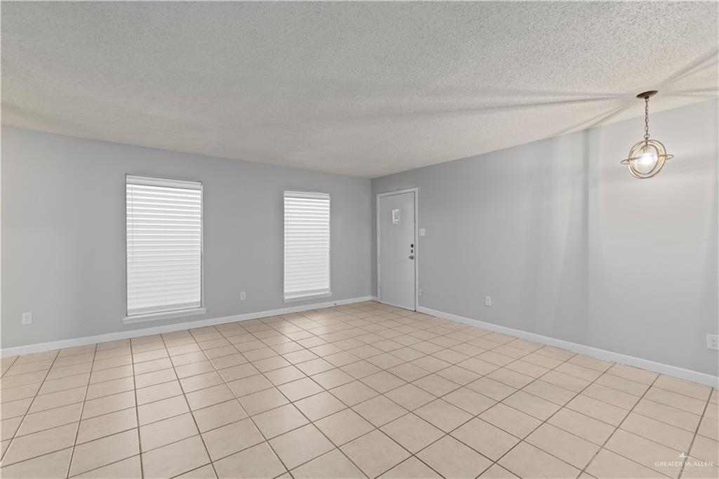 Photo 4 of 1701 McIntyre Street #6