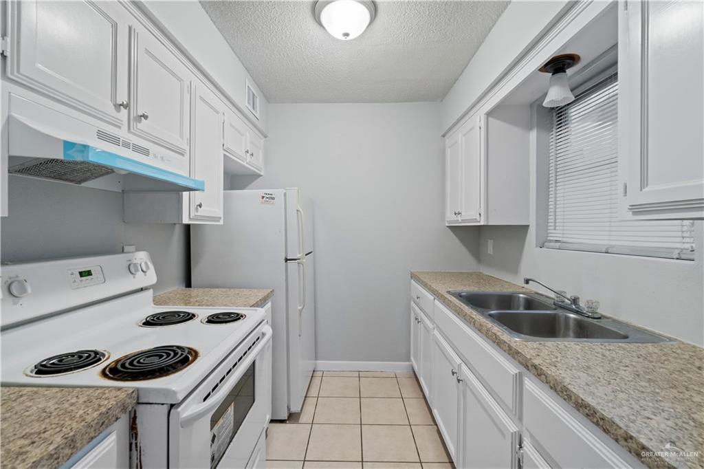 Photo 5 of 1701 McIntyre Street #6