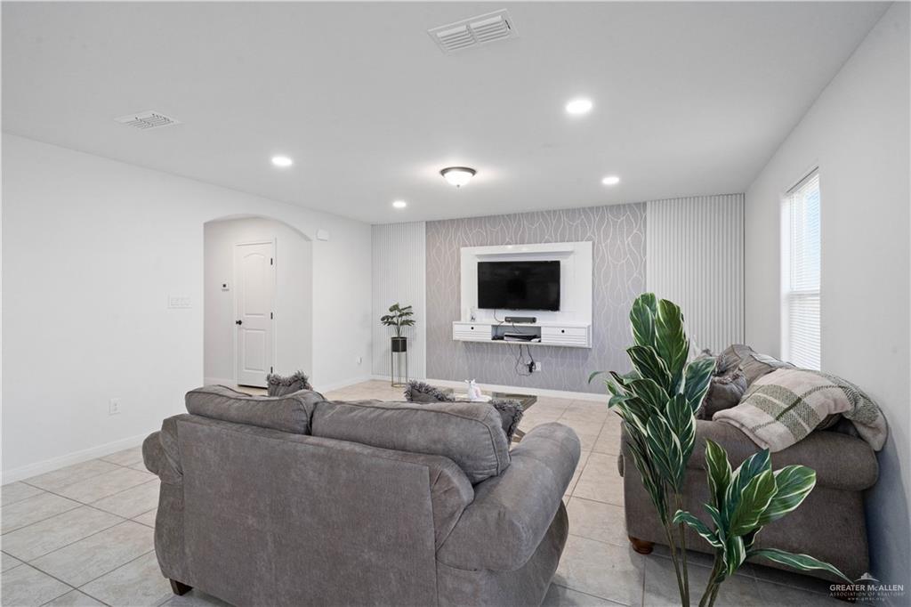 Photo 8 of 2307 26th Drive