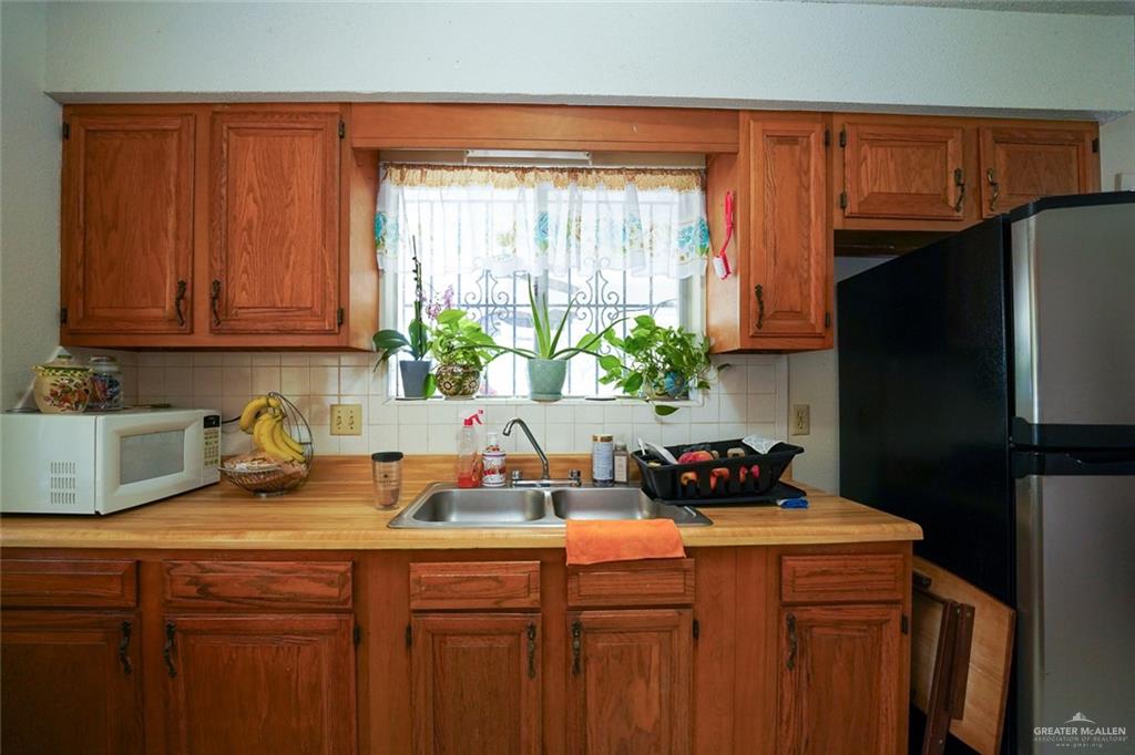 Photo 11 of 2803 Minnie Avenue