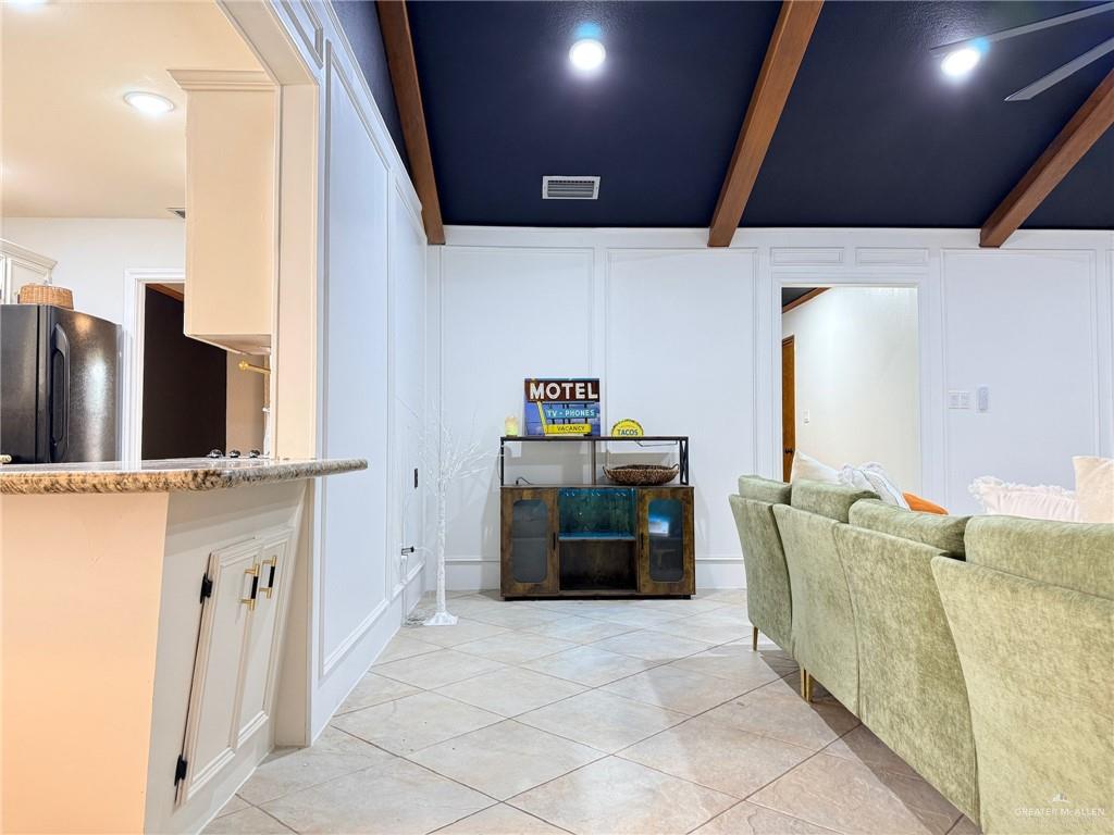 Photo 10 of 131 Hibiscus Avenue