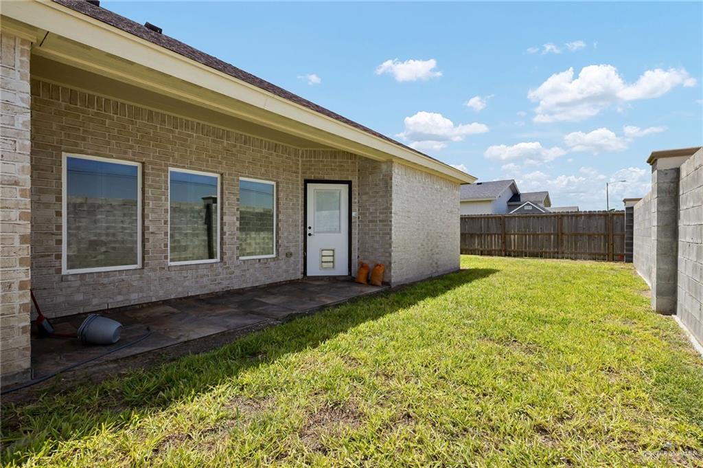 Photo 14 of 5607 Mockingbird Avenue