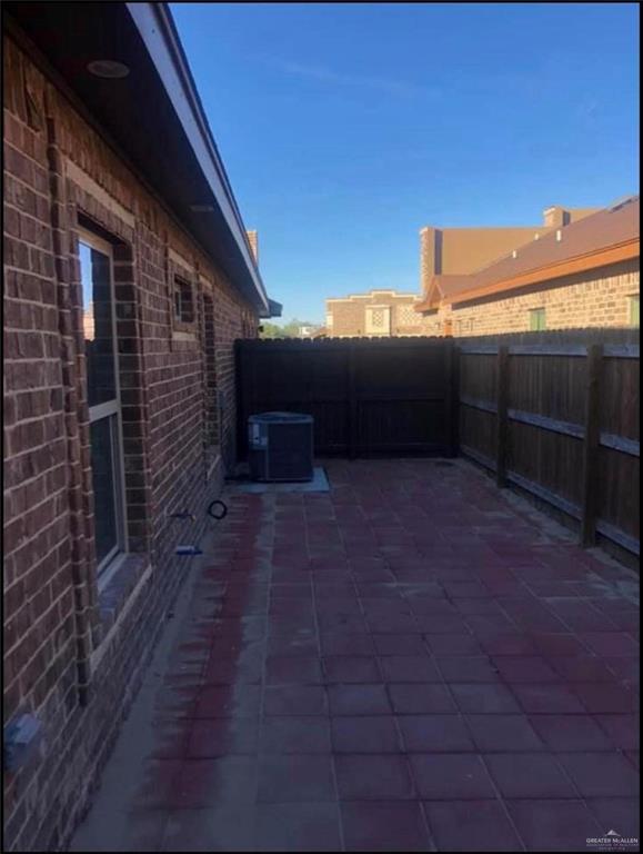 Photo 9 of 2712 Primrose Avenue