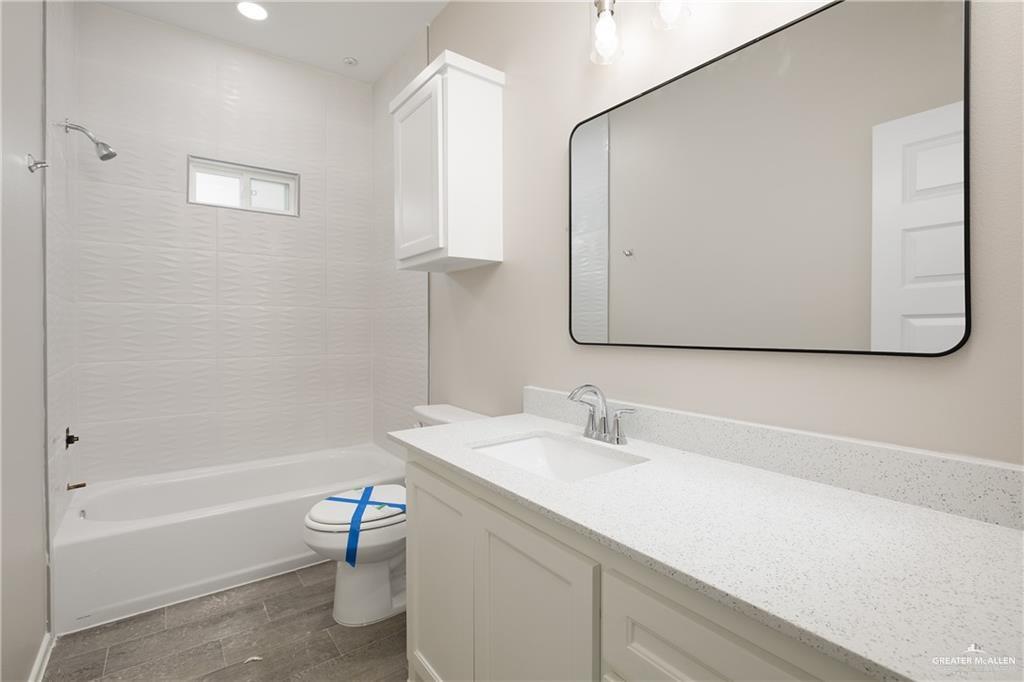 Photo 18 of 2708 Harrison Avenue #2