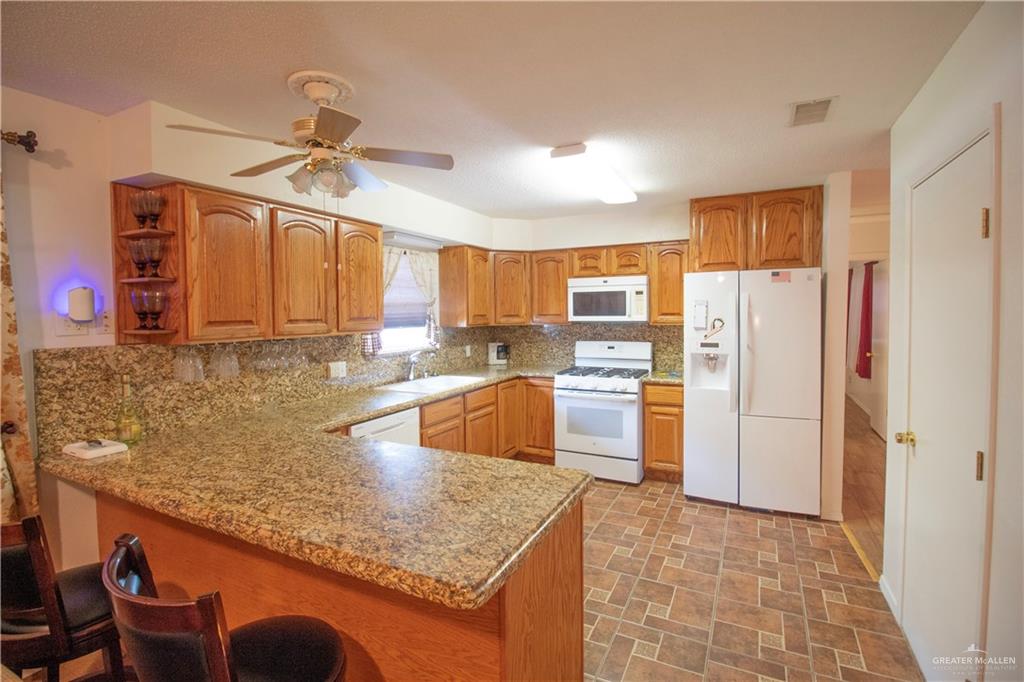 Photo 4 of 1035 La Costa Drive
