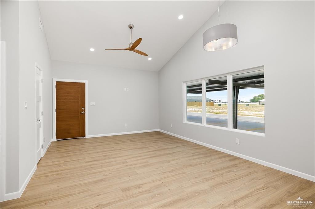 Photo 14 of 2700 Mockingbird Road