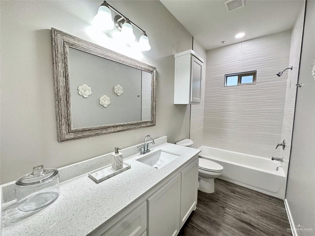 Photo 6 of 3306 Wolf Creek Avenue #4