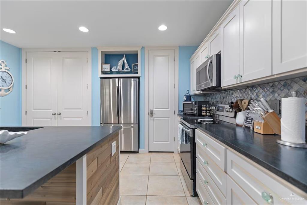 Photo 6 of 5909 Padre Boulevard #403