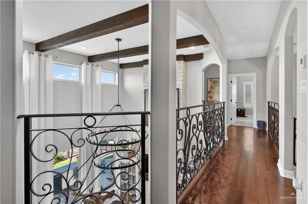 Photo 22 of 908 Iroquois Avenue