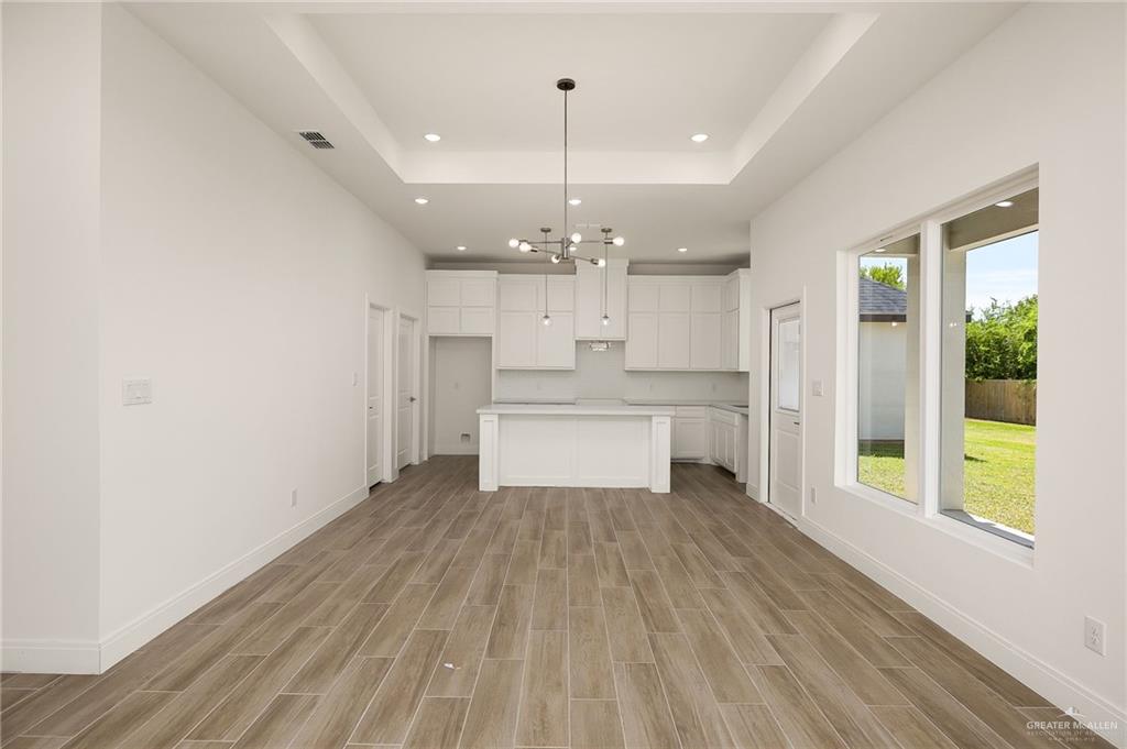 Photo 5 of 1112 Acacia Drive