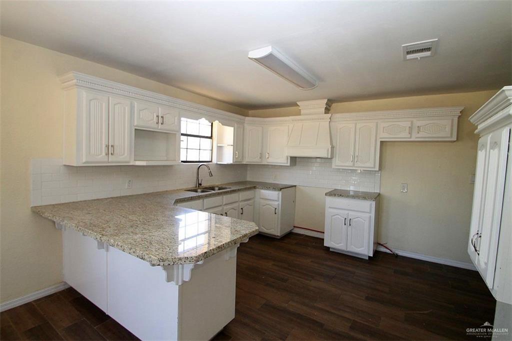 Photo 6 of 1311 San Vicente Norte Street