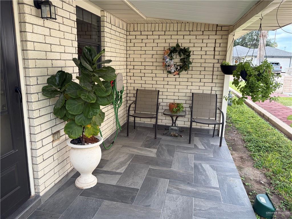 Photo 8 of 2107 Mockingbird Street