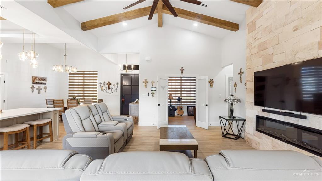 Photo 5 of 2701 Versace Drive