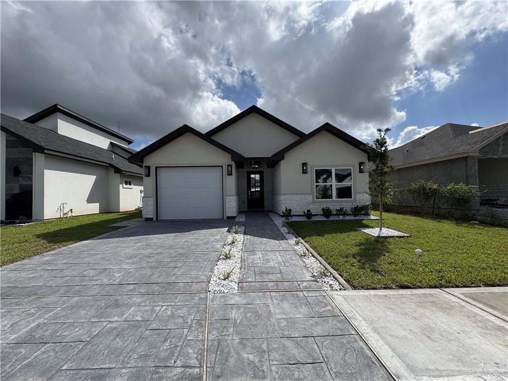 Photo 1 of 5804 Rayo Del Sol Street, Edinburg