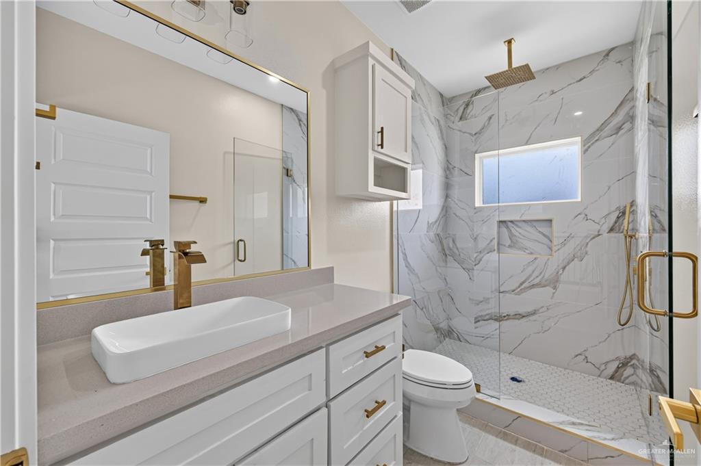Photo 18 of 2911 Dhalia Drive