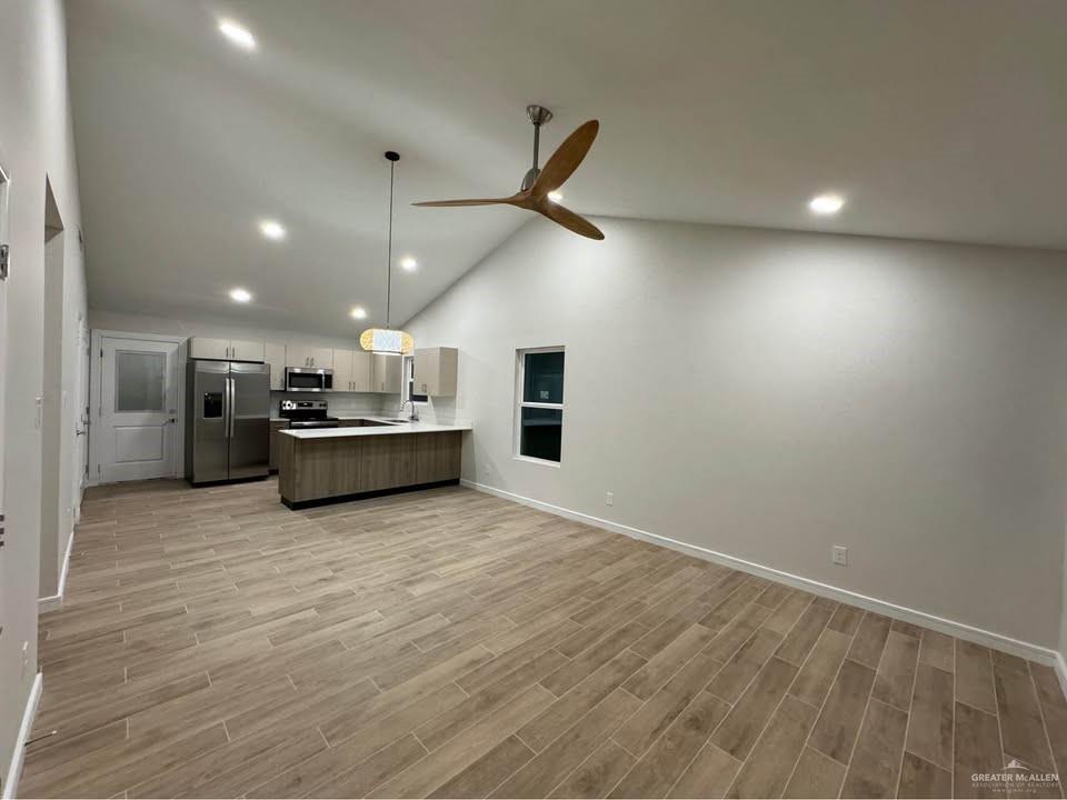 Photo 3 of 1408 Iris Avenue