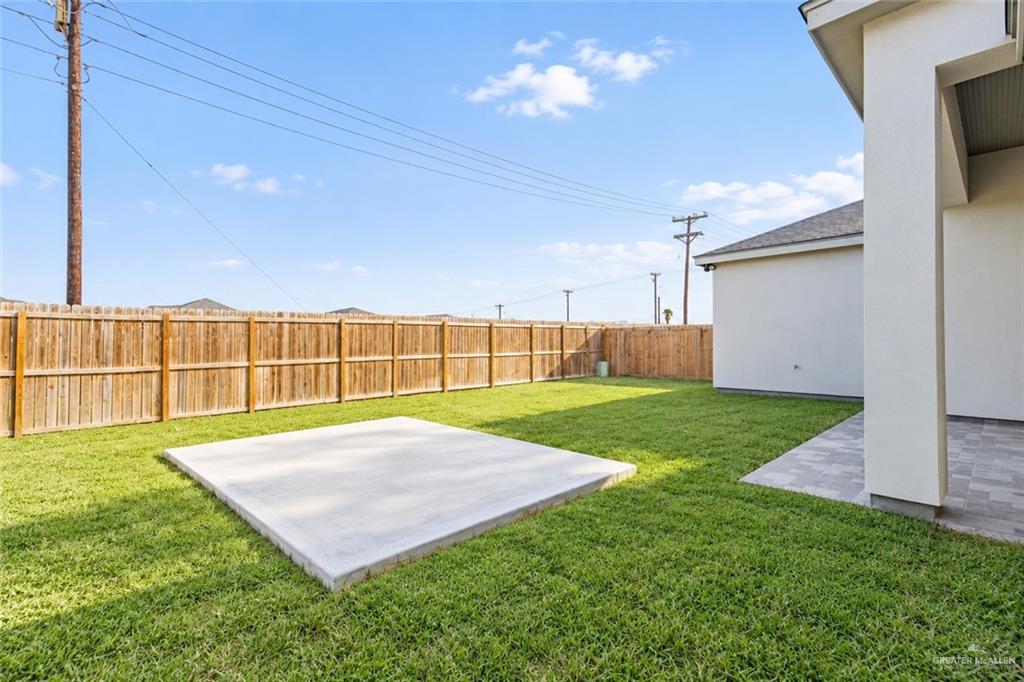 Photo 15 of 1412 Waxahachie Street