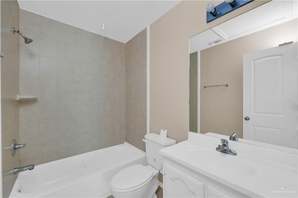 Photo 11 of 1607 Omni Avenue #4
