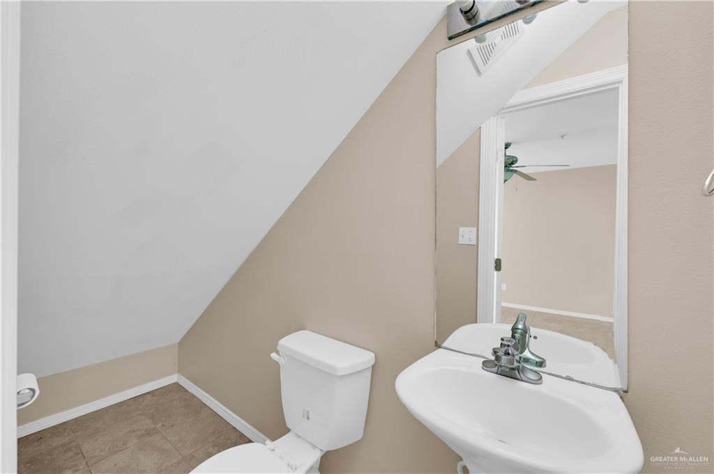 Photo 8 of 1607 Omni Avenue #4