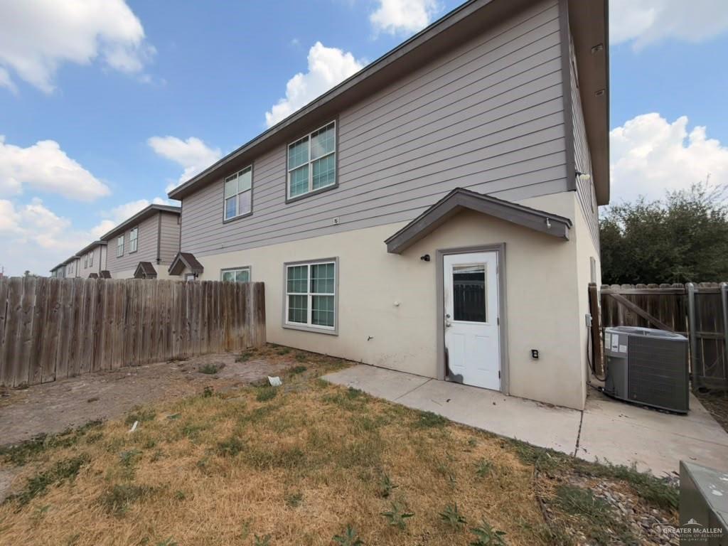 Photo 7 of 1501 Phoenix Street