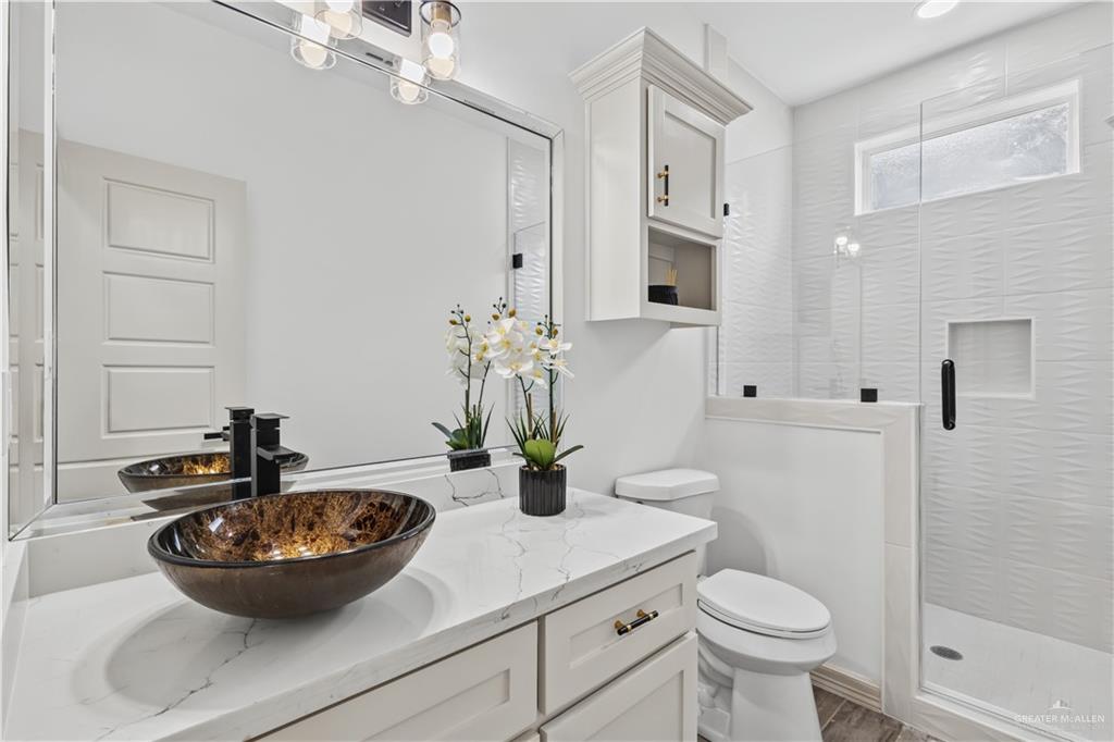 Photo 7 of 2915 Arboledas Drive