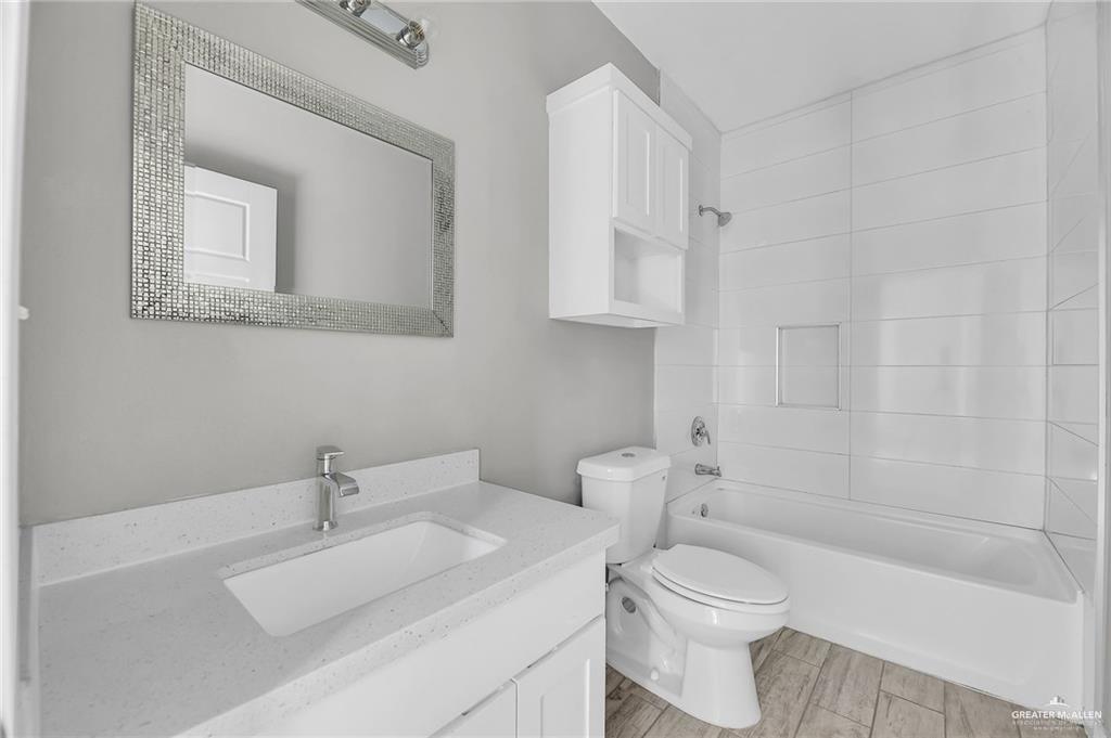 Photo 4 of 2713 Primrose Avenue #B2