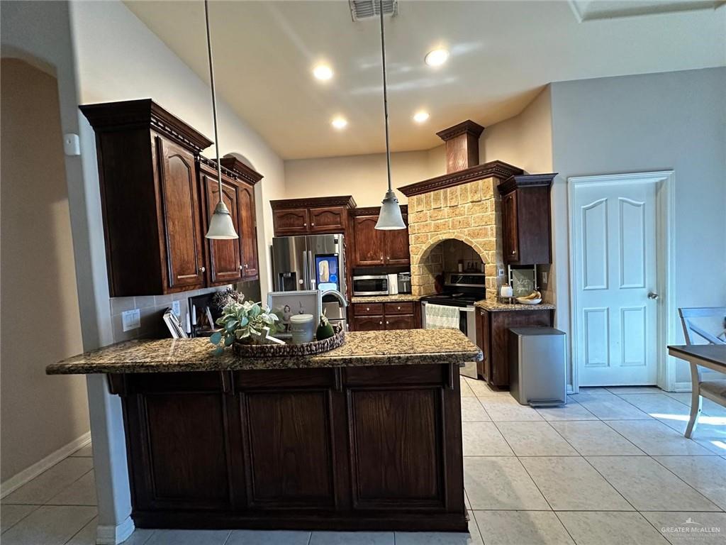 Photo 5 of 3013 Cactus Drive
