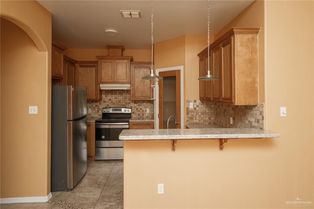 Photo 8 of 225 Lemon Drive
