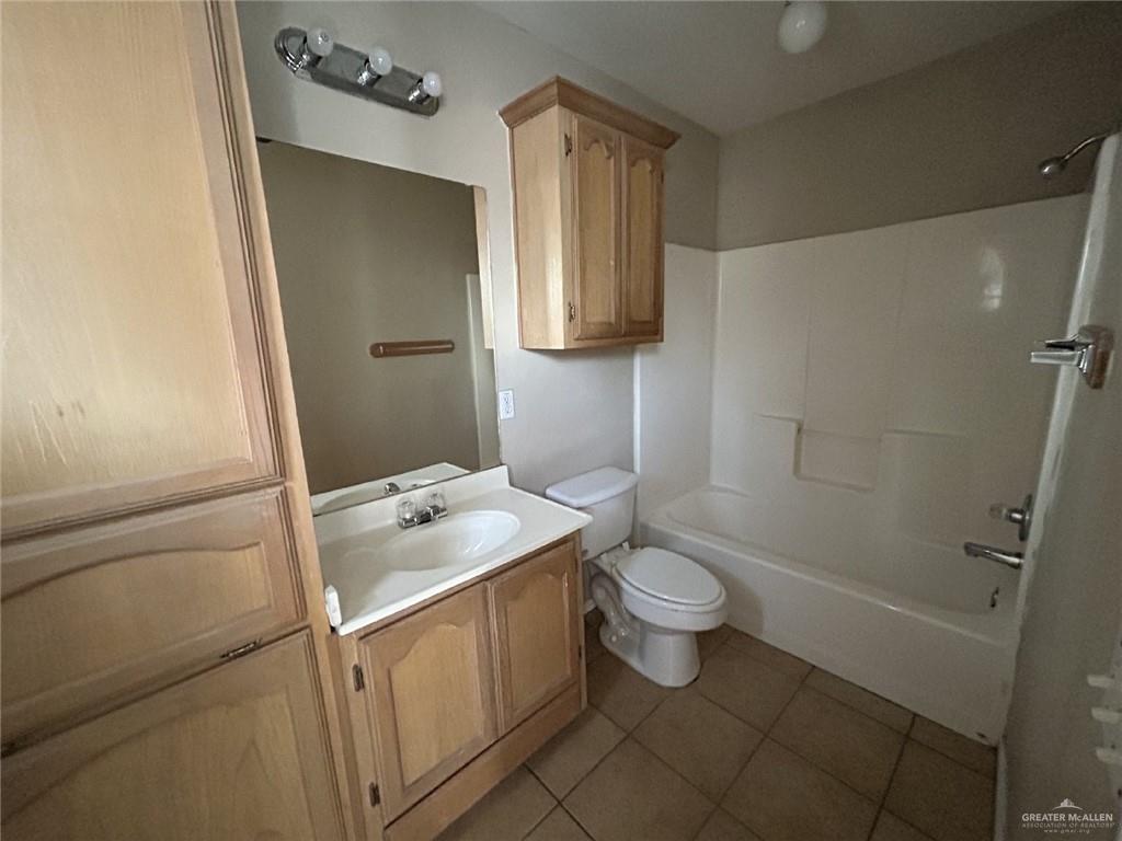 Photo 11 of 2508 Toledo Avenue #3
