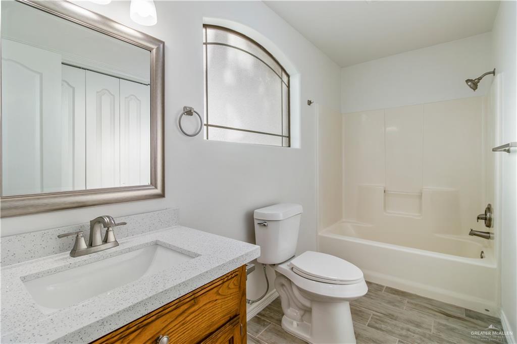 Photo 8 of 933 English Avenue #A