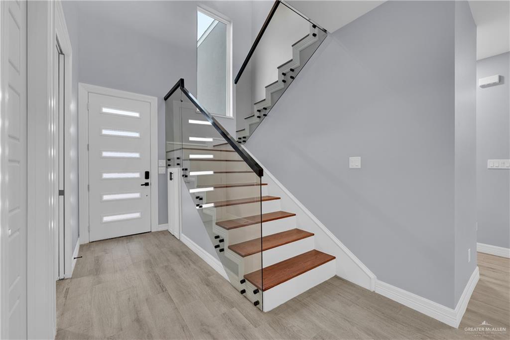 Photo 11 of 600 Seminole Avenue