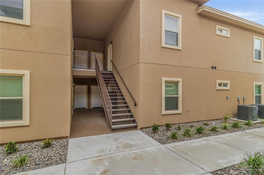 Photo 11 of 900 Redbud Avenue #15b5