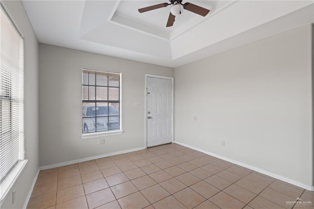 Photo 2 of 404 Date Palm Street