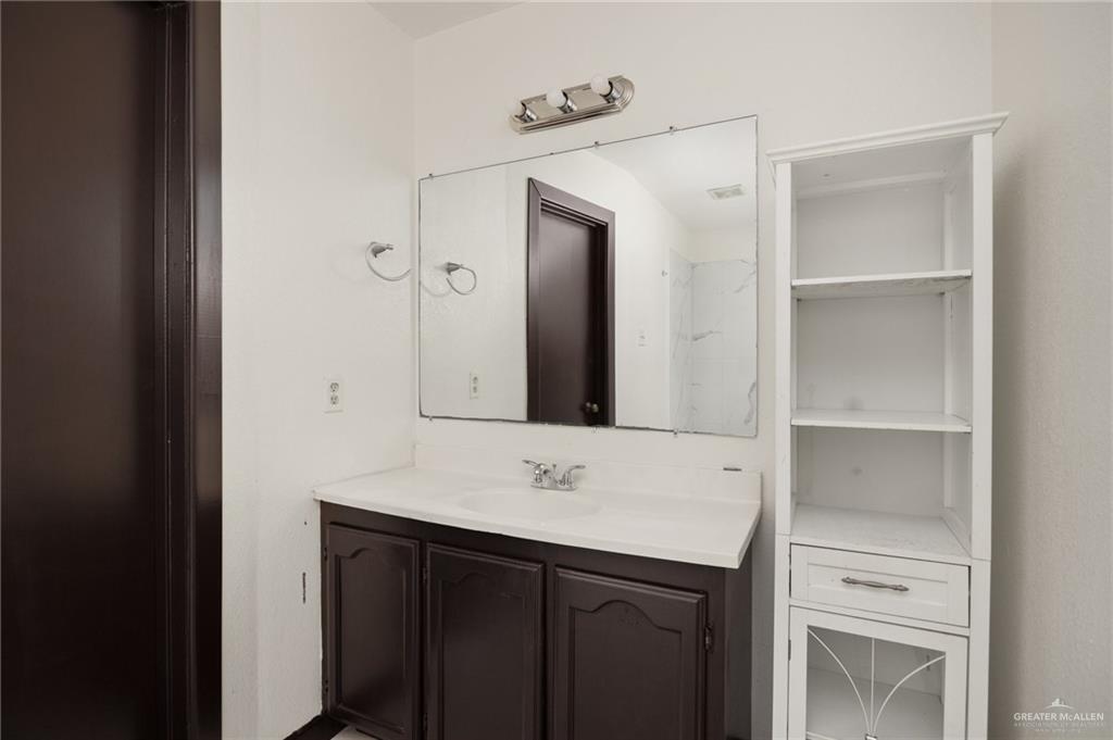 Photo 7 of 1501 Martin Avenue