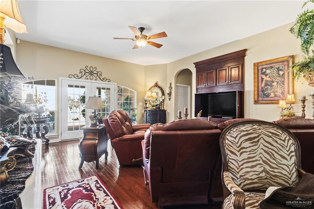 Photo 5 of 3509 Plazas Del Lago Drive