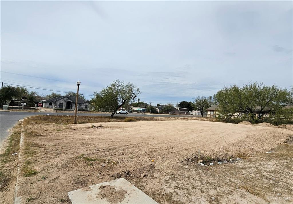 Photo 2 of 105 Palm Drive
