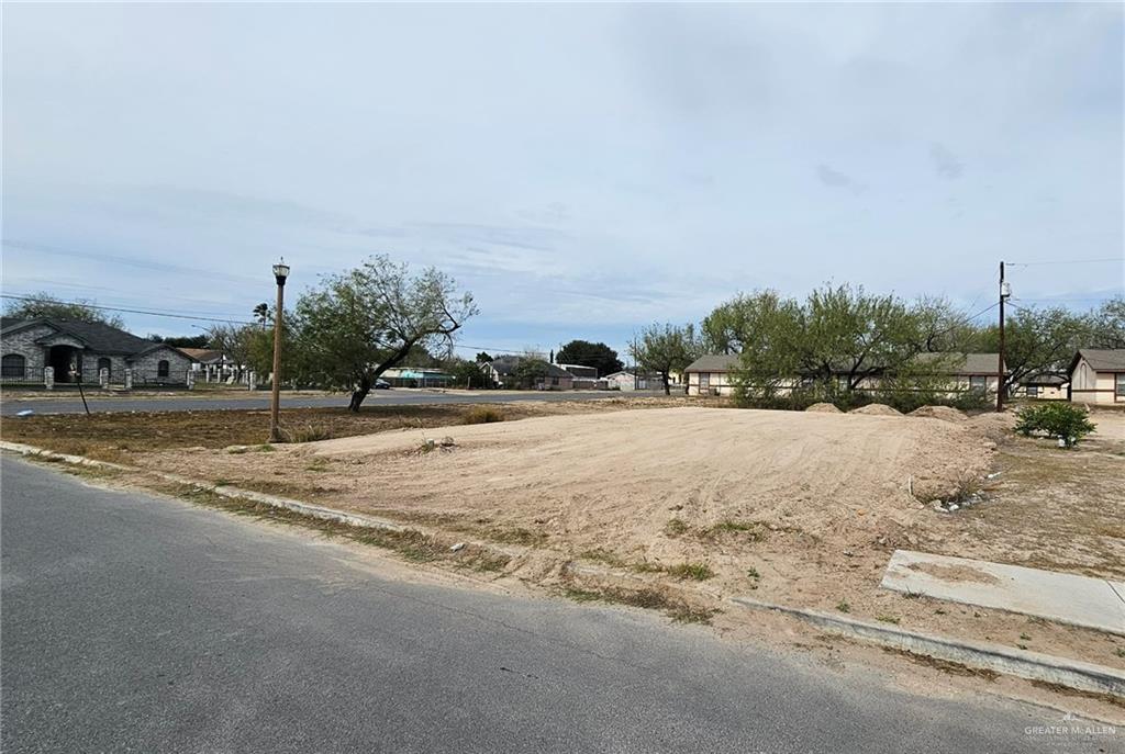 Photo 3 of 105 Palm Drive