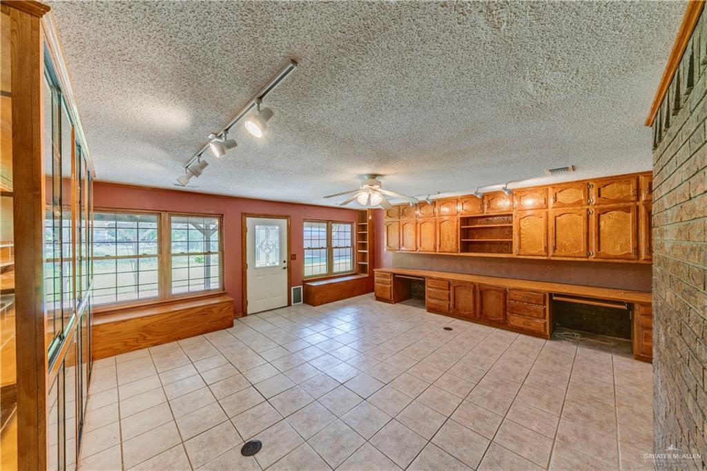 Photo 9 of 2303 Stonegate Drive