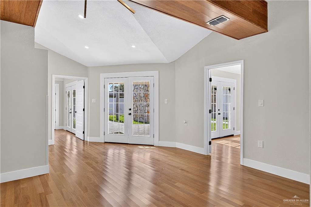 Photo 28 of 12303 Lakeview Drive #A