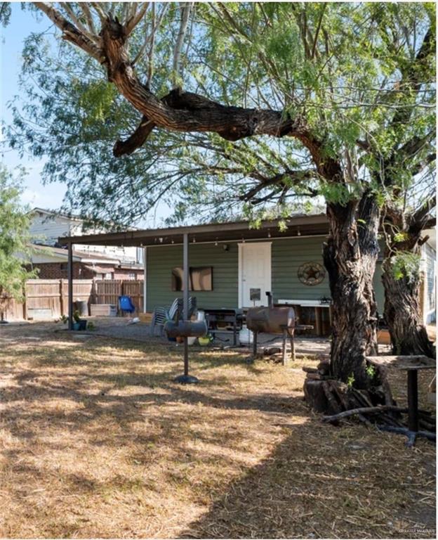 Photo 15 of 206 Salazar Street