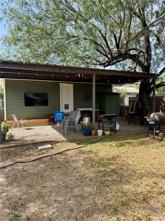 Photo 18 of 206 Salazar Street