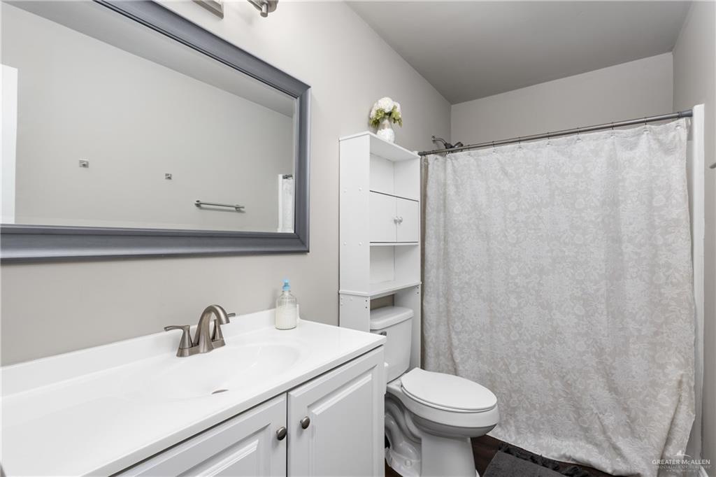 Photo 7 of 206 Salazar Street
