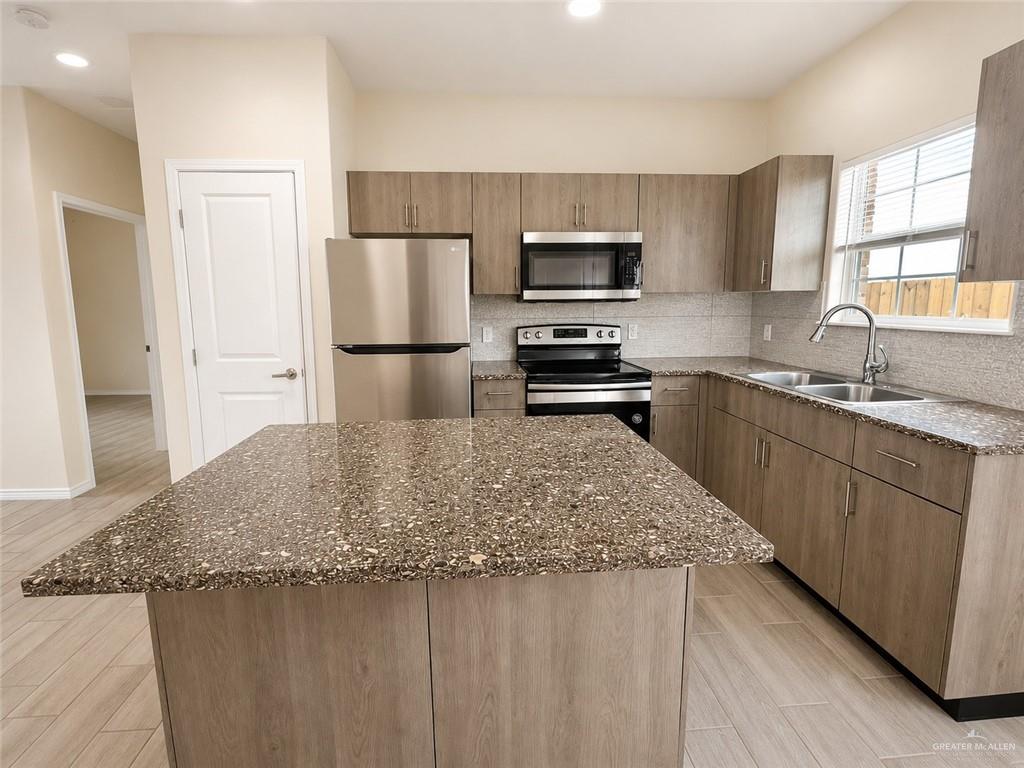 Photo 4 of 5106 Hiawatha Drive