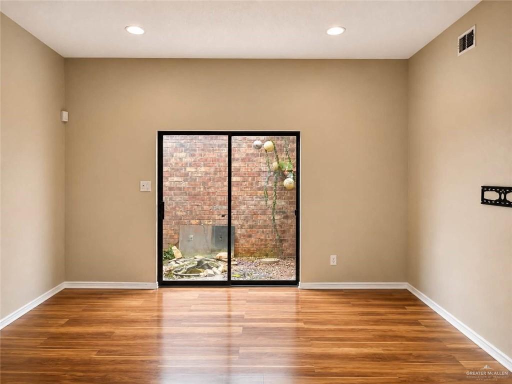 Photo 3 of 900 36th Street